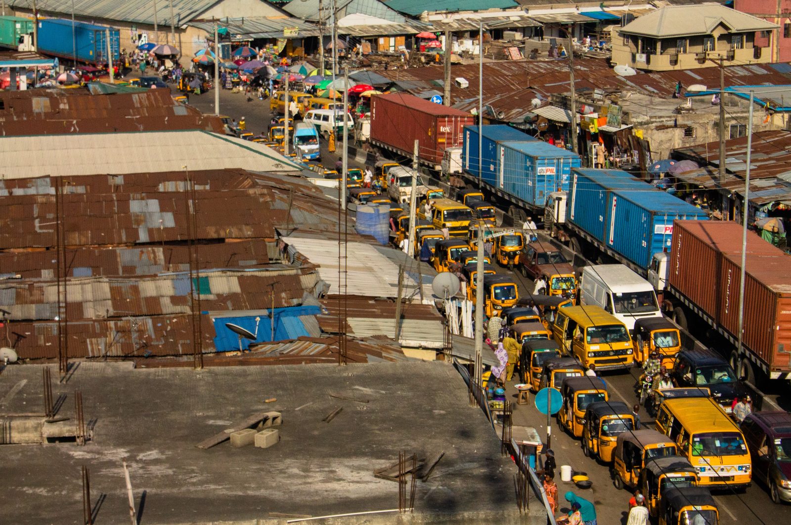 Lagos traffic and brown roofs